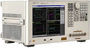 Analyseur d’impédance E4990A de Keysight pour la plage de fréquences de 20 Hz à 120 MHz